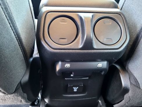Used 2024 Jeep Wrangler Unlimited Sahara AWD/4WD image 14
