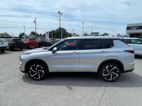 Used 2022 Mitsubishi Outlander ES AWD/4WD image 9