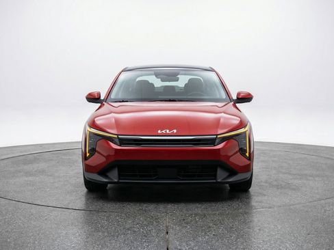 Used 2025 Kia K4 LXS image 2