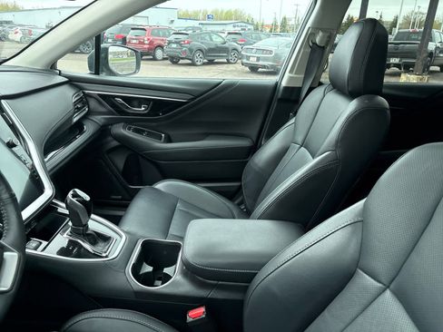 Used 2023 Subaru Outback Limited AWD/4WD image 6