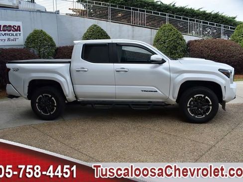 Used 2024 Toyota Tacoma TRD Sport w/ TRD Sport Upgrade Package image 11