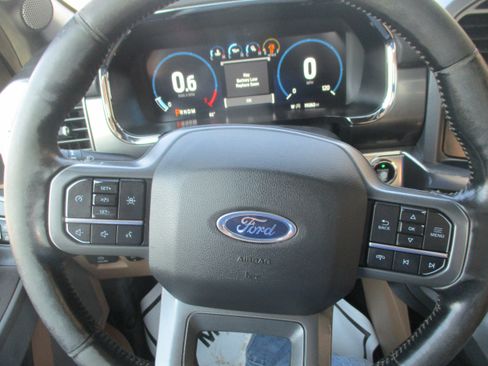Used 2022 Ford F150 Lariat RWD image 20