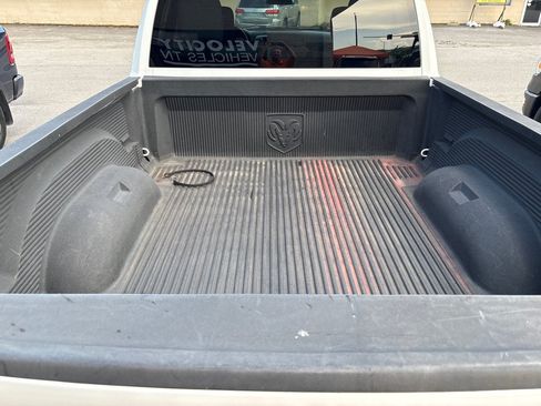 Used 2015 RAM 1500 Express RWD image 24