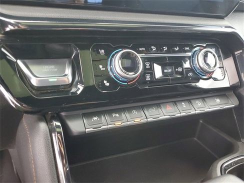 Used 2022 GMC Sierra 1500 AT4 w/ AT4 Premium Package image 29