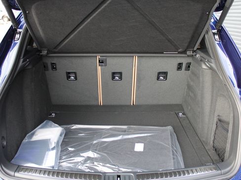 New 2026 Porsche Macan image 23