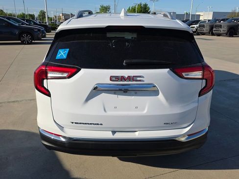 Used 2023 GMC Terrain SLT w/ LPO, Floor Liner Package AWD/4WD image 4
