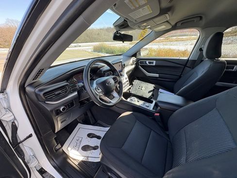 Used 2023 Ford Explorer XLT image 43