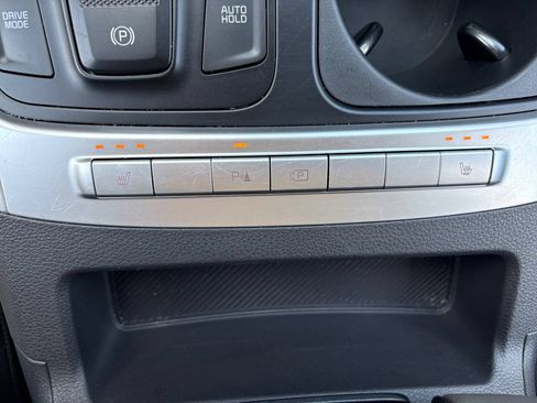Used 2026 Kia Carnival FWD image 34