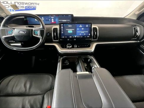 Used 2025 Ford Expedition Platinum AWD/4WD image 10