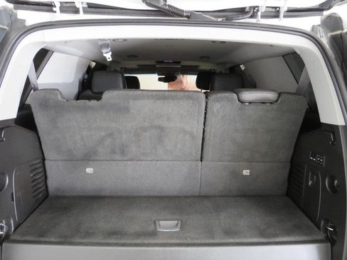 Used 2016 Cadillac Escalade Luxury image 14