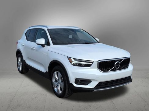 Used 2022 Volvo XC40 T5 Momentum AWD/4WD image 8