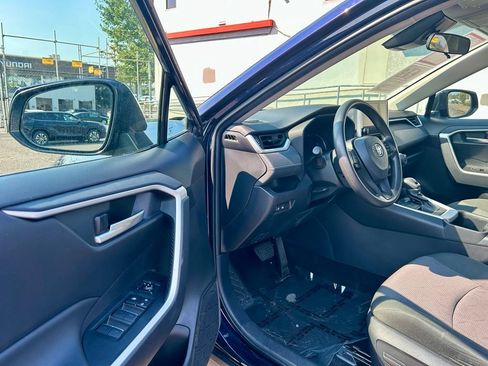 Certified 2025 Toyota RAV4 XLE AWD/4WD image 9