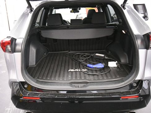 Certified 2021 Toyota RAV4 SE image 23