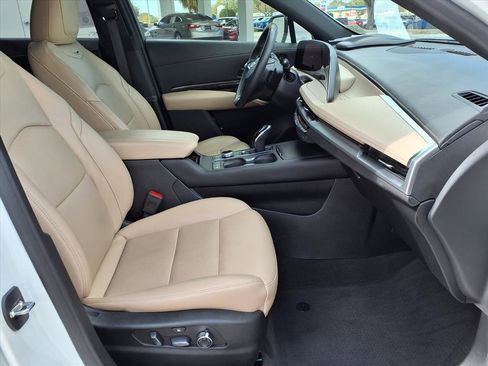 Certified 2024 Cadillac XT4 Premium Luxury w/ Technology Package image 9