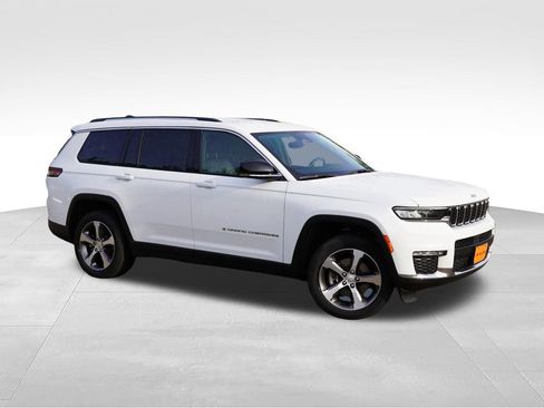 Certified 2023 Jeep Grand Cherokee L Limited w/ Trailer Tow Group (B) AWD/4WD image 3