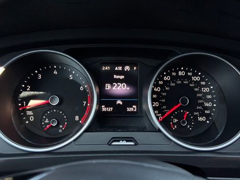Used 2021 Volkswagen Tiguan SE AWD/4WD image 24