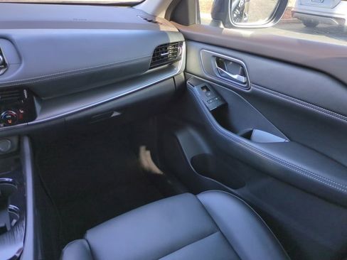 Used 2021 Nissan Rogue SV w/ Premium Package image 17