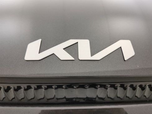 Used 2022 Kia EV6 Wind image 22