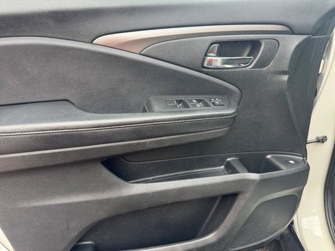 Used 2018 Honda Pilot EX image 23