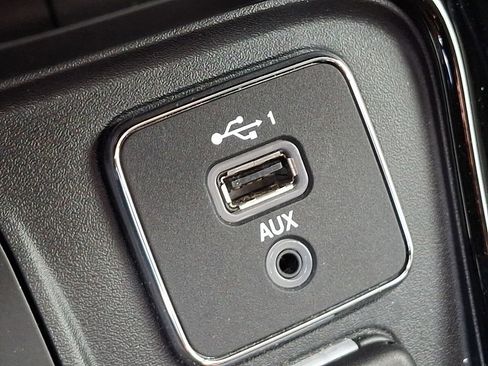 Used 2021 Jeep Compass Limited image 26