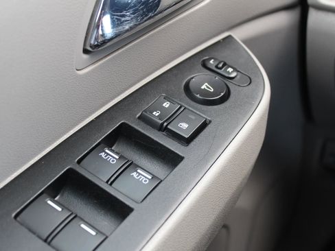 Used 2016 Honda Odyssey LX image 21
