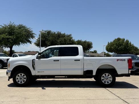 Used 2023 Ford F250 XLT w/ FX4 Off-Road Package AWD/4WD image 4