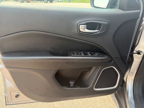Used 2021 Jeep Compass Limited AWD/4WD image 10