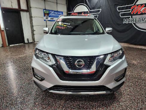 Used 2020 Nissan Rogue SV w/ Sun & Sound Touring Package image 2