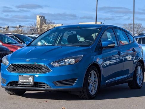 Used 2017 Ford Focus SE image 5