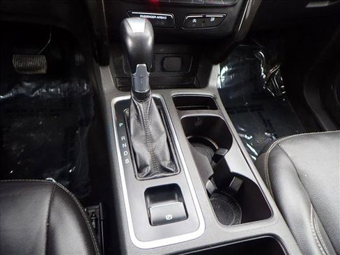 Used 2017 Ford Escape Titanium image 22