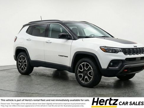 Used 2025 Jeep Compass Trailhawk AWD/4WD image 1