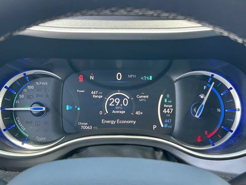 Used 2023 Chrysler Pacifica Touring-L FWD image 22