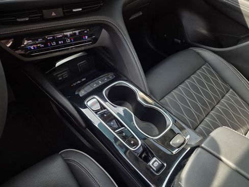 Used 2022 Buick Envision Avenir w/ Technology Package II image 21