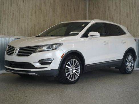Used 2017 Lincoln MKC Reserve w/ Lincoln MKC Climate Package FWD image 4