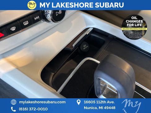 Used 2022 Volvo XC60 B5 Momentum image 19