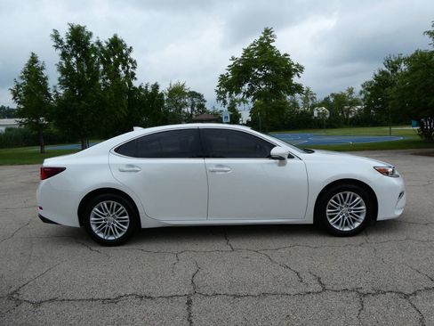 Used 2016 Lexus ES 350 w/ Premium Package w/Wood Trim FWD image 4