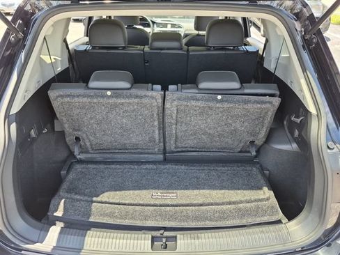 Used 2022 Volkswagen Tiguan SE FWD image 24
