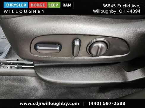 Used 2019 Chevrolet Traverse LT w/ LT Premium Package AWD/4WD image 16