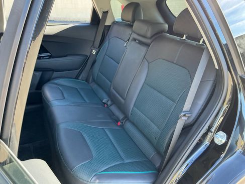 Used 2022 Kia Niro EX Premium image 19