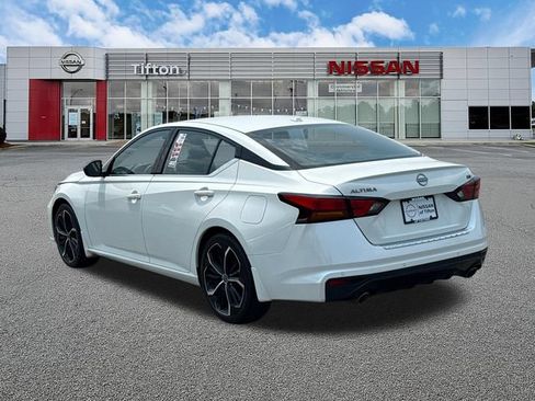 Used 2023 Nissan Altima 2.5 SR FWD image 5