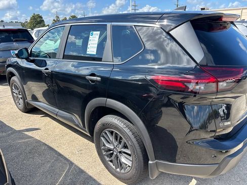 Used 2026 Nissan Rogue S FWD image 2