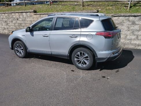 Used 2016 Toyota RAV4 XLE w/ Convenience Package AWD/4WD image 7