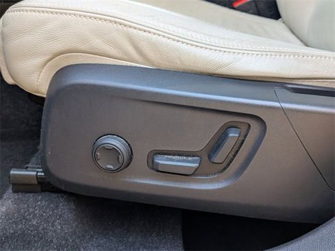 Used 2020 Volvo XC40 T5 Inscription image 13