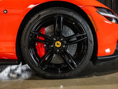 Used 2021 Ferrari Roma RWD image 32