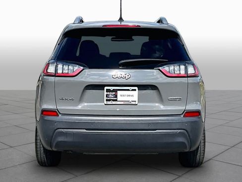 Used 2019 Jeep Cherokee Latitude Plus AWD/4WD image 5