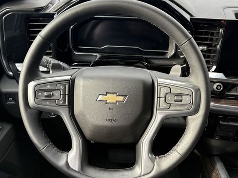 Used 2025 Chevrolet Silverado 1500 LT image 9