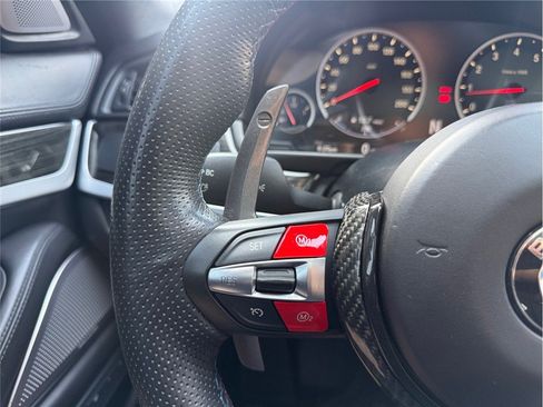 Used 2015 BMW M5 RWD image 25