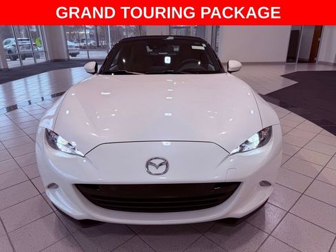 Used 2023 MAZDA MX-5 Miata Grand Touring image 2