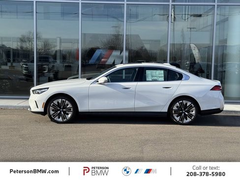 New 2026 BMW 530i xDrive w/ Premium Package image 3
