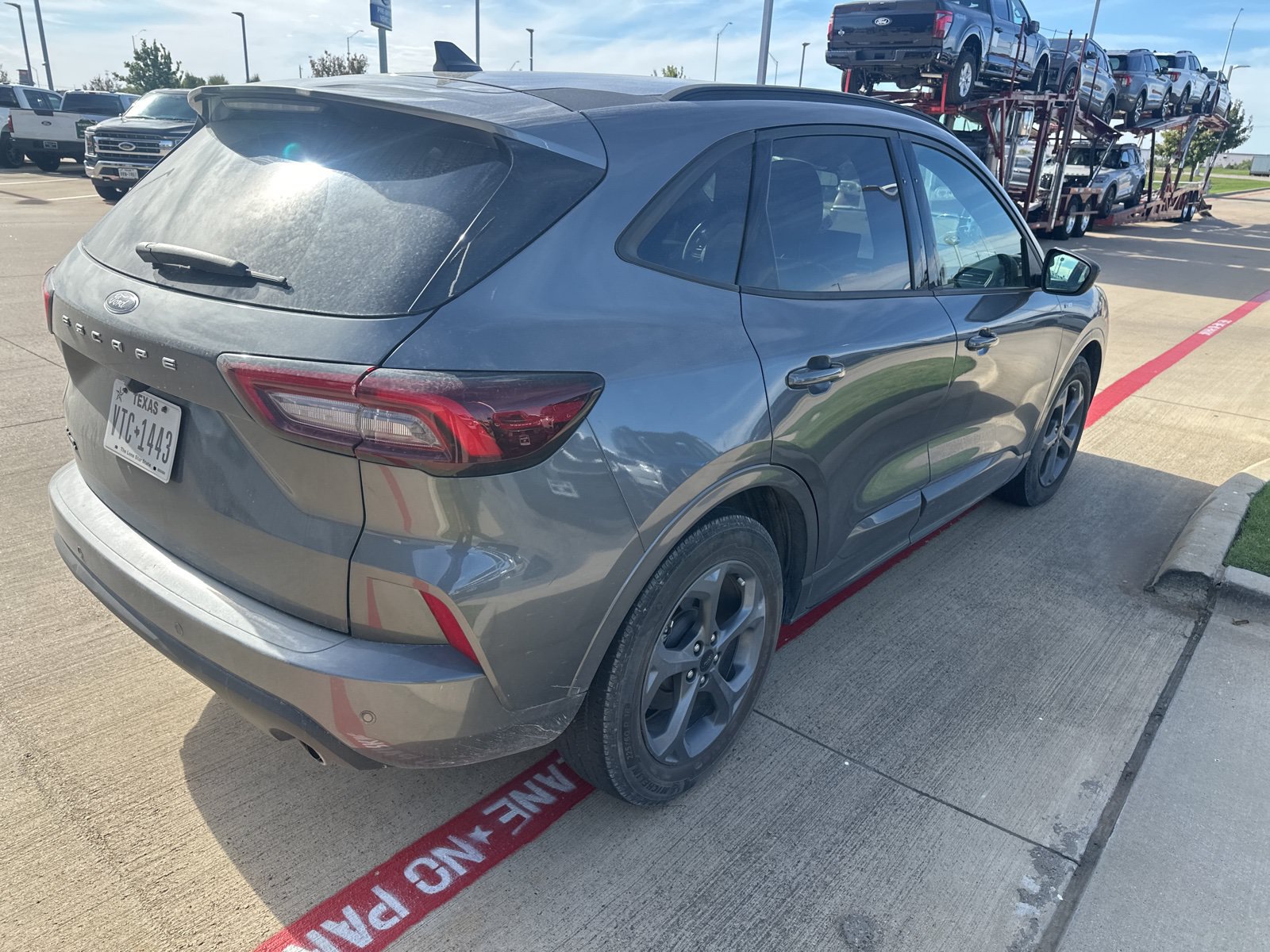 Used 2024 Ford Escape ST-Line w/ Tech Pack #1 FWD image 7